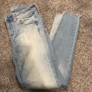 American Eagle light wash jeans